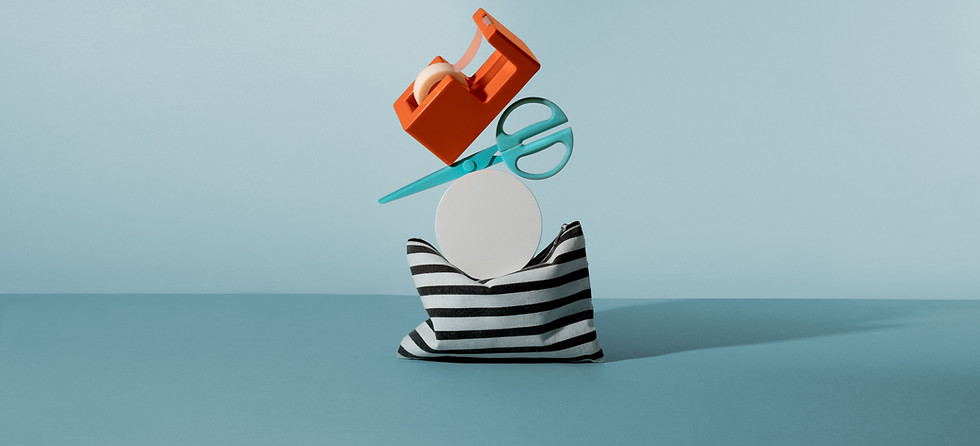 Tijera y cinta adhesiva