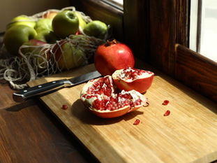 The Complete Health Benefits of Pomegranate Fruit