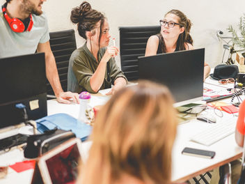 8 Robust Ways Sales and Marketing Can Work Together