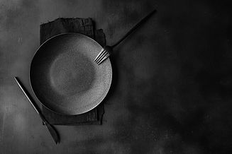 Minimalist Black Dinnerware