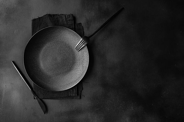 Dark Theme Dinnerware