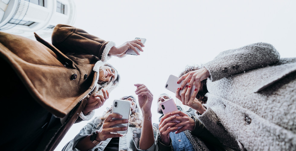 O WhatsApp é o novo espaço público da política — onde as conversas moldam opinião e confiança.