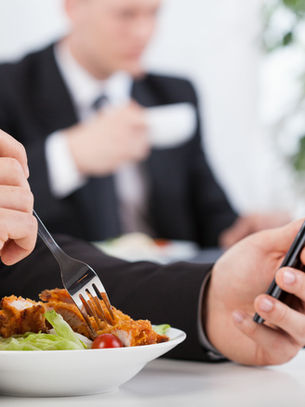 Đồng nghiệp vô tình phàn nàn về tôi