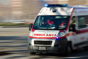 A dialogue: "Calling an Ambulance in Italy" in Italian