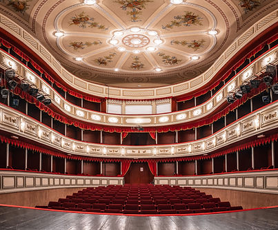 Im Theater