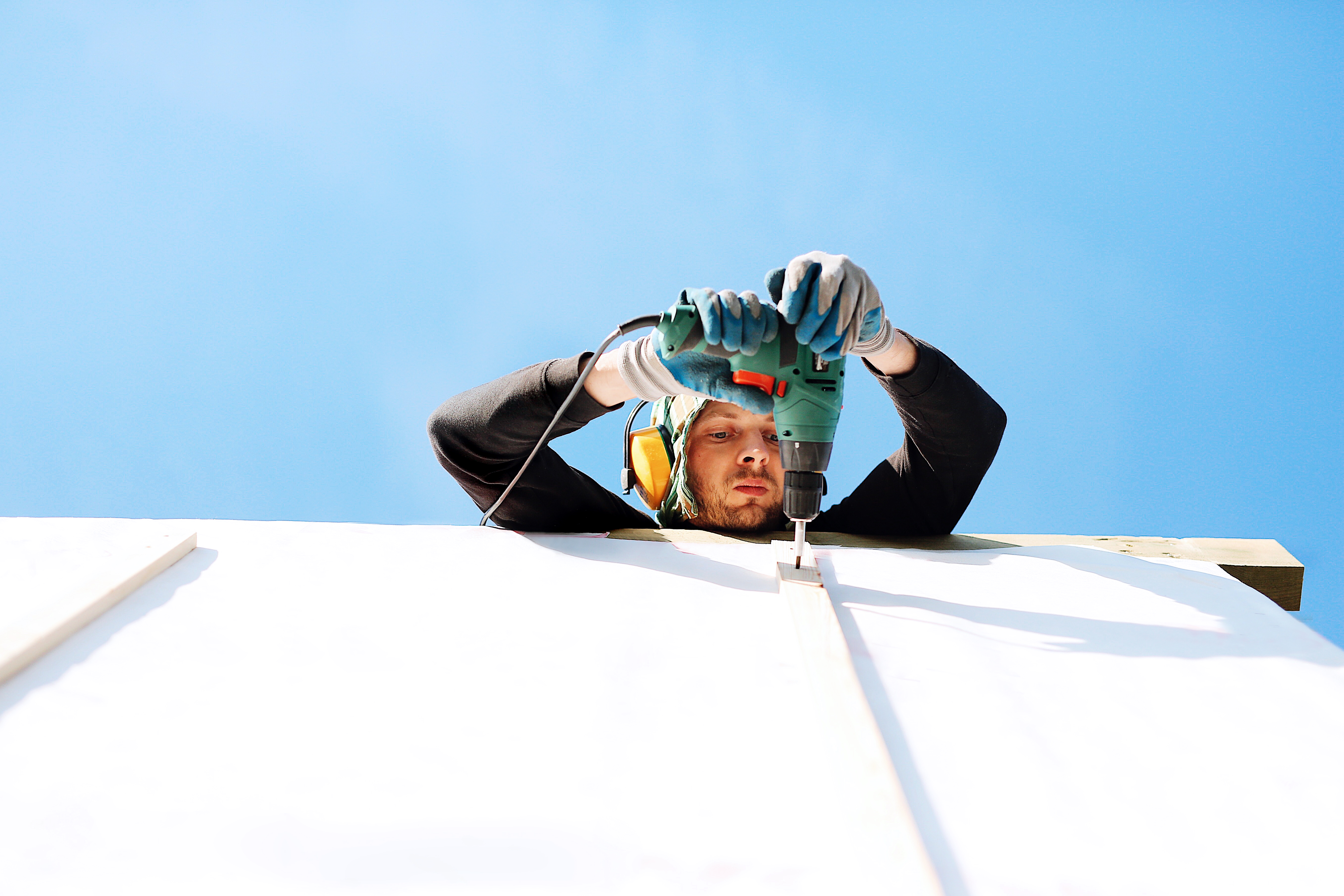 Mon-Fri 5am-10pm, Sat 6am-6pm, Sun Closed