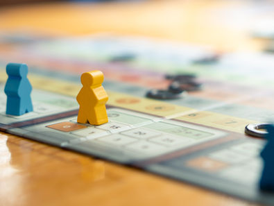 ビジネスゲーム研修の効果と選び方:若手から管理職まで活用できる体験型研修