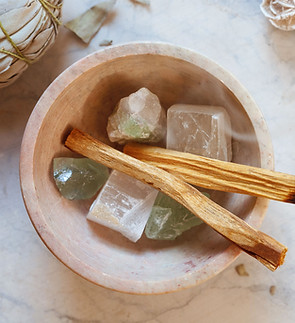 Crystals,-Sage-and-Incense