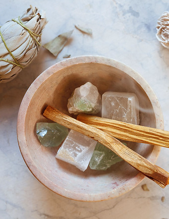 Crystals,-Sage-and-Incense