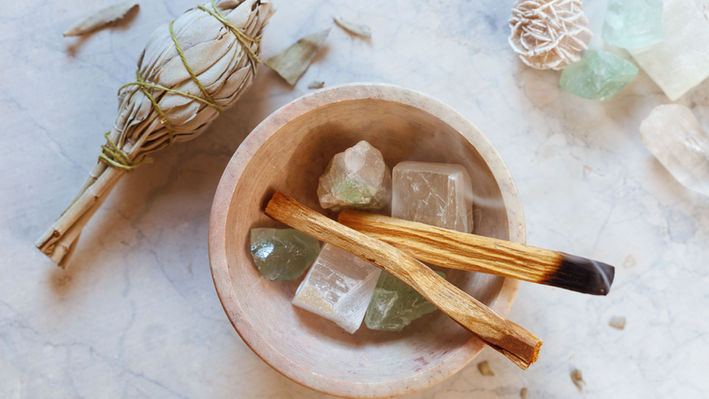 En Uzun Gecenin Büyüsü: 21 Aralık Kış Dönümü Ritüelleri ve Arınma Rehberi