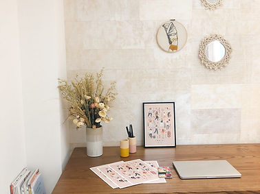 Mur en carreaux blancs
