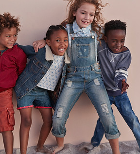 Lachende Kindergroep