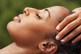 Massage bien-être combinée visage et pieds pour une détente globale à Villejuif