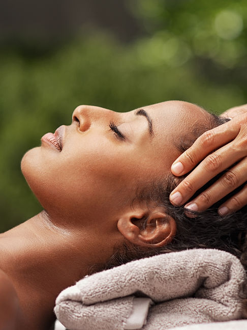 リラクシングヘッドマッサージ