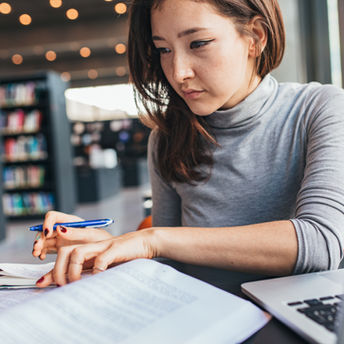 Como usar corretamente as preposições IN, ON, e AT?