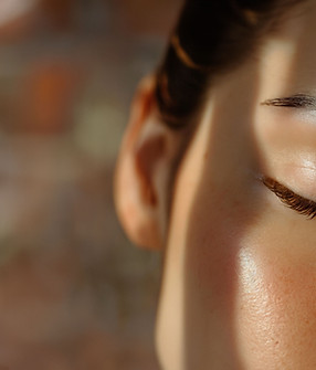 Our professional team is here to assess and guide patients individual needs, to achieve a youthful and well rested appearance. we use a combination of dermal fillers, skin boosters, threads, wrinkle injections and prescription skincare to lift, tone and smooth the skin.
