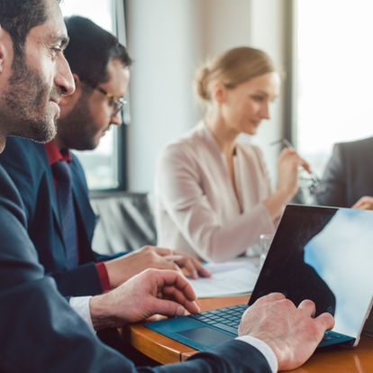 Gobernanza Corporativa para Empresas Pequeñas: Por Qué la Necesitas