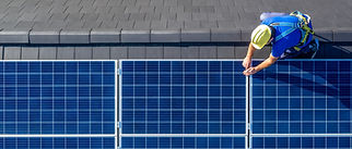 Techniker für Solarmodule