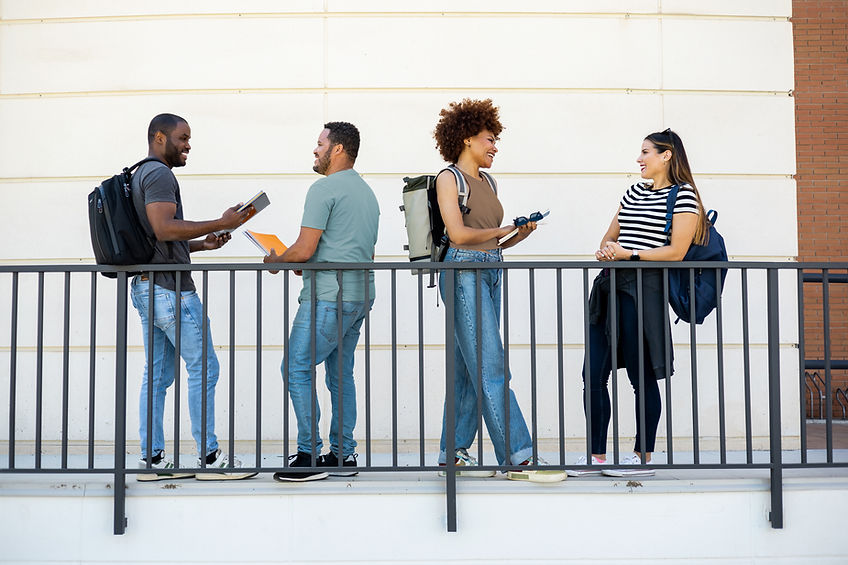 Parler pendant la récréation