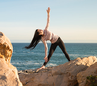 Yoga au bord de l'océan