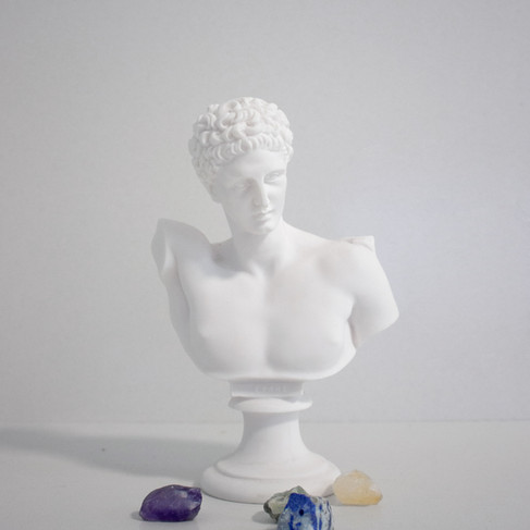 Busto de color gris perla