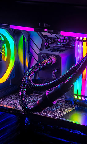 Funcionamento interno do computador à luz do néon