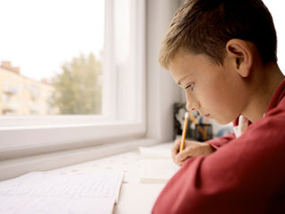Signs of Dyslexia in Children: 8 Things Parents Can Do at Home When Reading and Writing Feel Unusually Hard