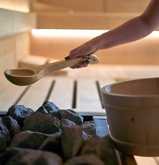 Sauna mit Holzeimer