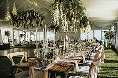 Elegante configuración de la mesa para eventos