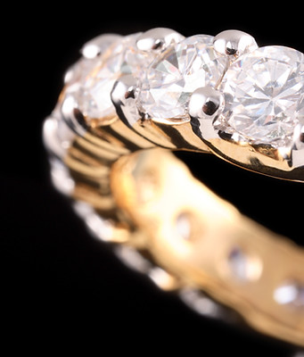 Gold diamond ring
