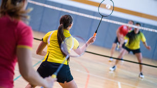 PE Teacher's guide to badminton at school
