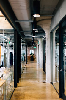 Büro-Halle
