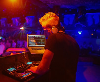 DJ