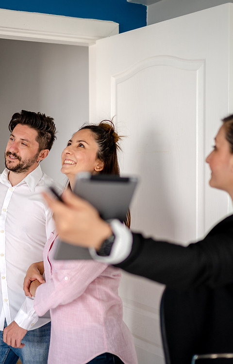 Showing House to Customers
