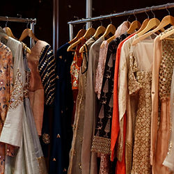 Arapakos & Evezeti Elegance with our luxury womenswear brand in Greece.
Stunning wedding & Evening gowns, plus size evening dresses, all-day wear sophisticated style , Fitness wear for man & woman.
www.evezetarapakou.com