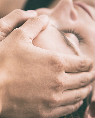 Terapia de massagem facial