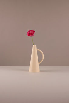 Flor vermelha de botão de ouro