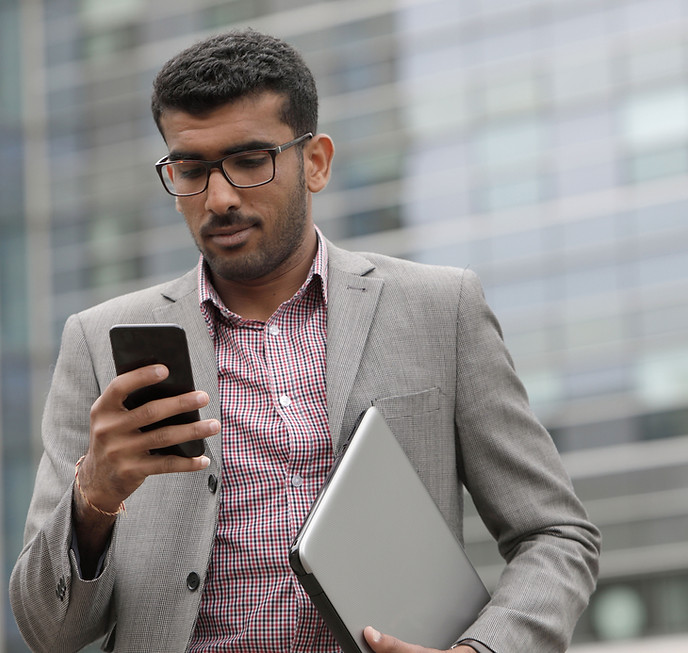 Homem de Negócios com Celular