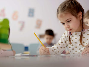 un enfant a l'école