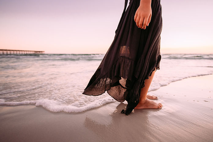 Descalzo sobre la arena