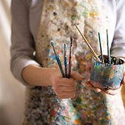 Artiste aux pinceaux