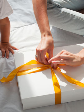 Non toxic candles, the best wellness gifts for her in the uk