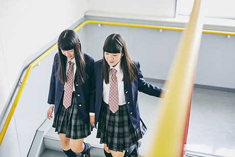 学校の生徒の階段