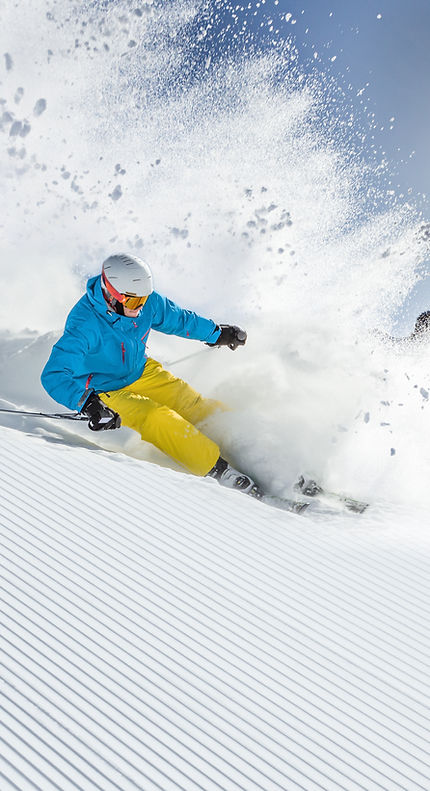 Skifahren bergab