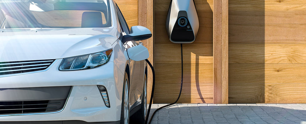 Installation einer modernen Wallbox für Elektrofahrzeuge mit sicherer Anbindung an die Hausinstallation.