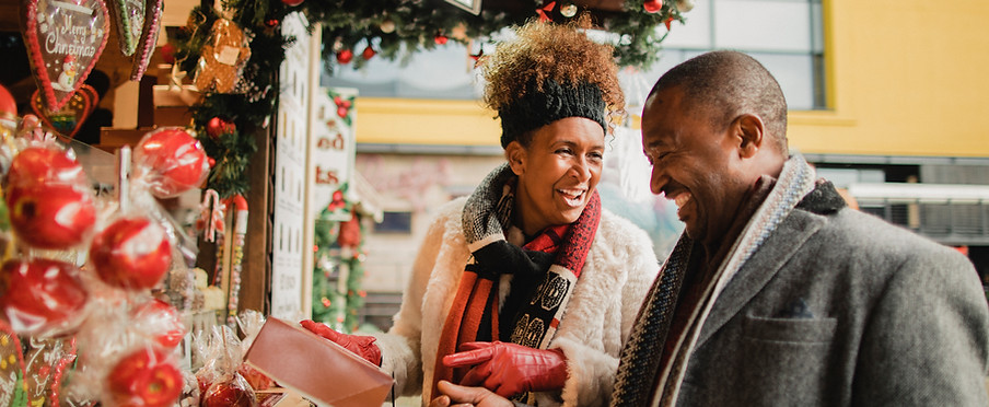 Couple Shopping Stall