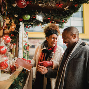 How to Find Tranquility in the Holiday Hustle: 7 Tips to Decompress for Christmas