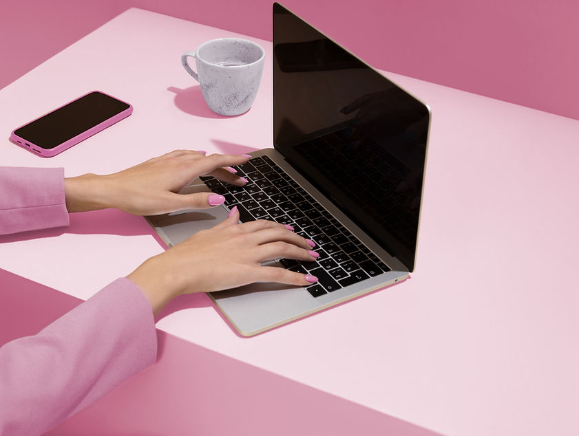 Taper sur un ordinateur portable