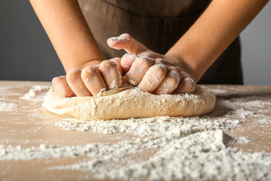 Pétrir la pâte à pain