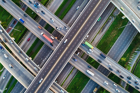 De nombreuses routes se croisent